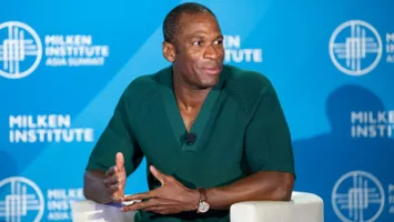 Hayes Criticizes US Agencies for Treatment of Binance CZ